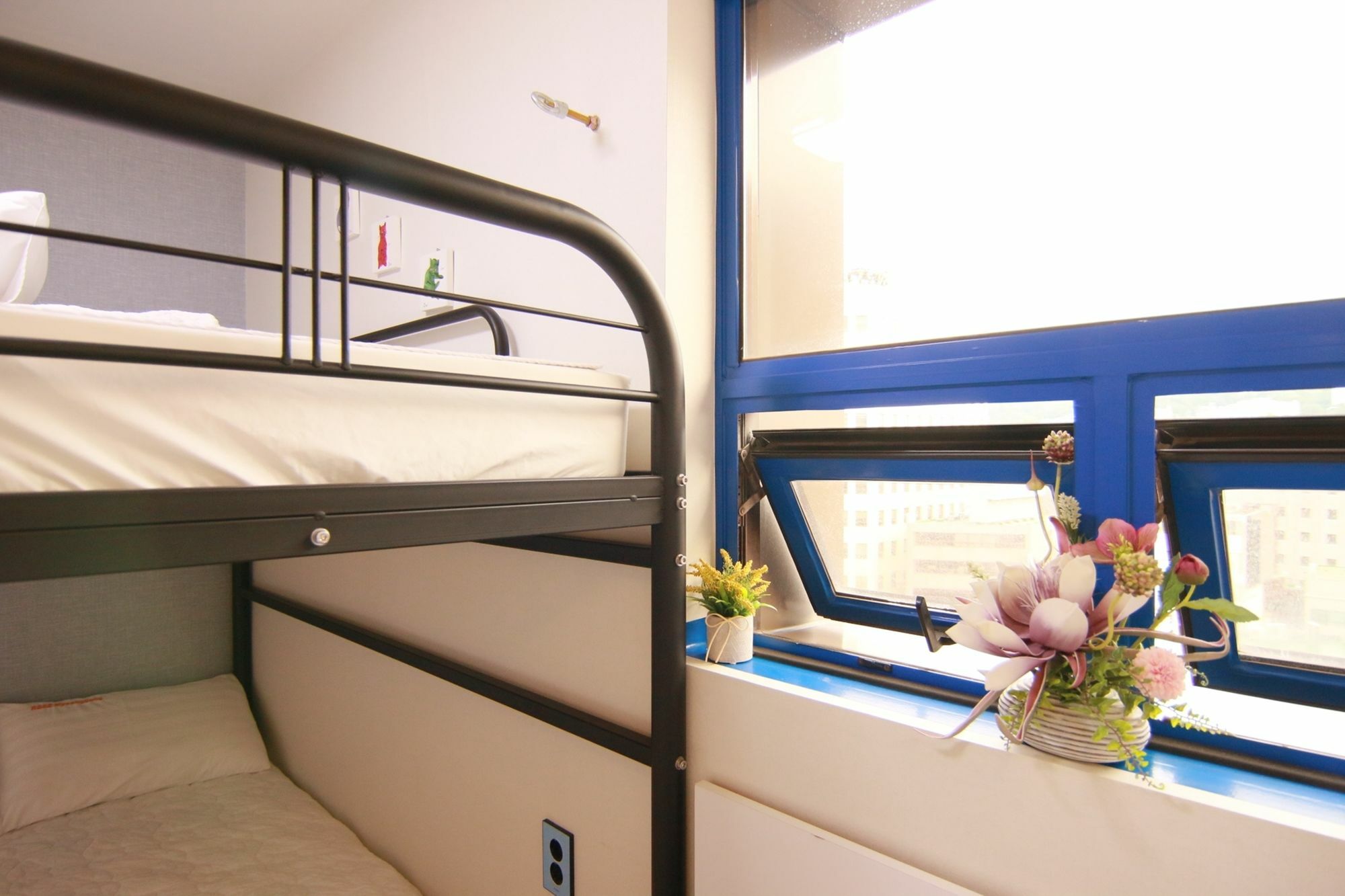 Road Myeongdong Hotel Seoul Bagian luar foto