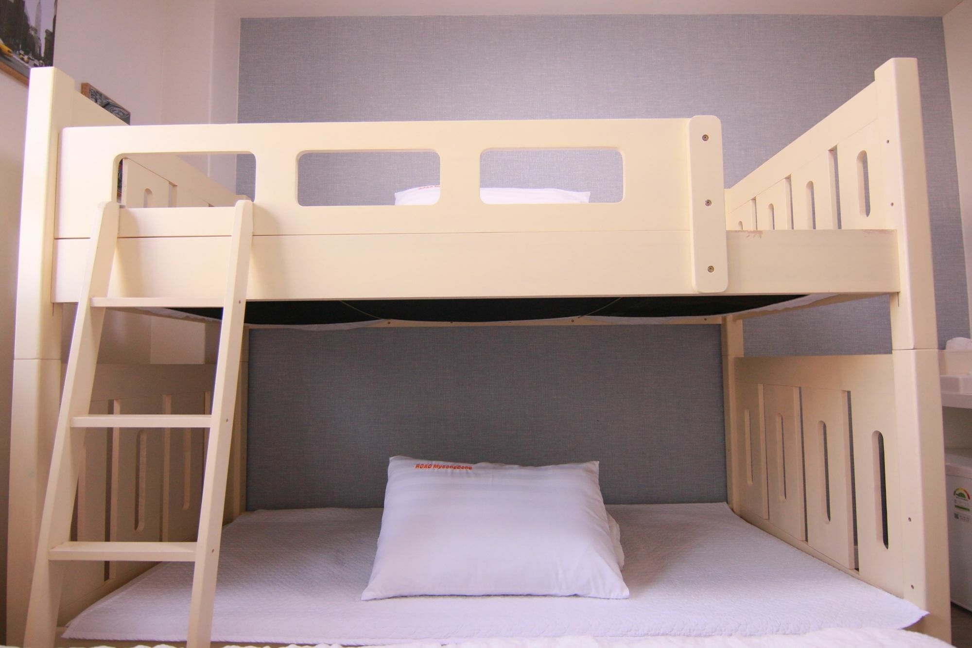 Road Myeongdong Hotel Seoul Bagian luar foto